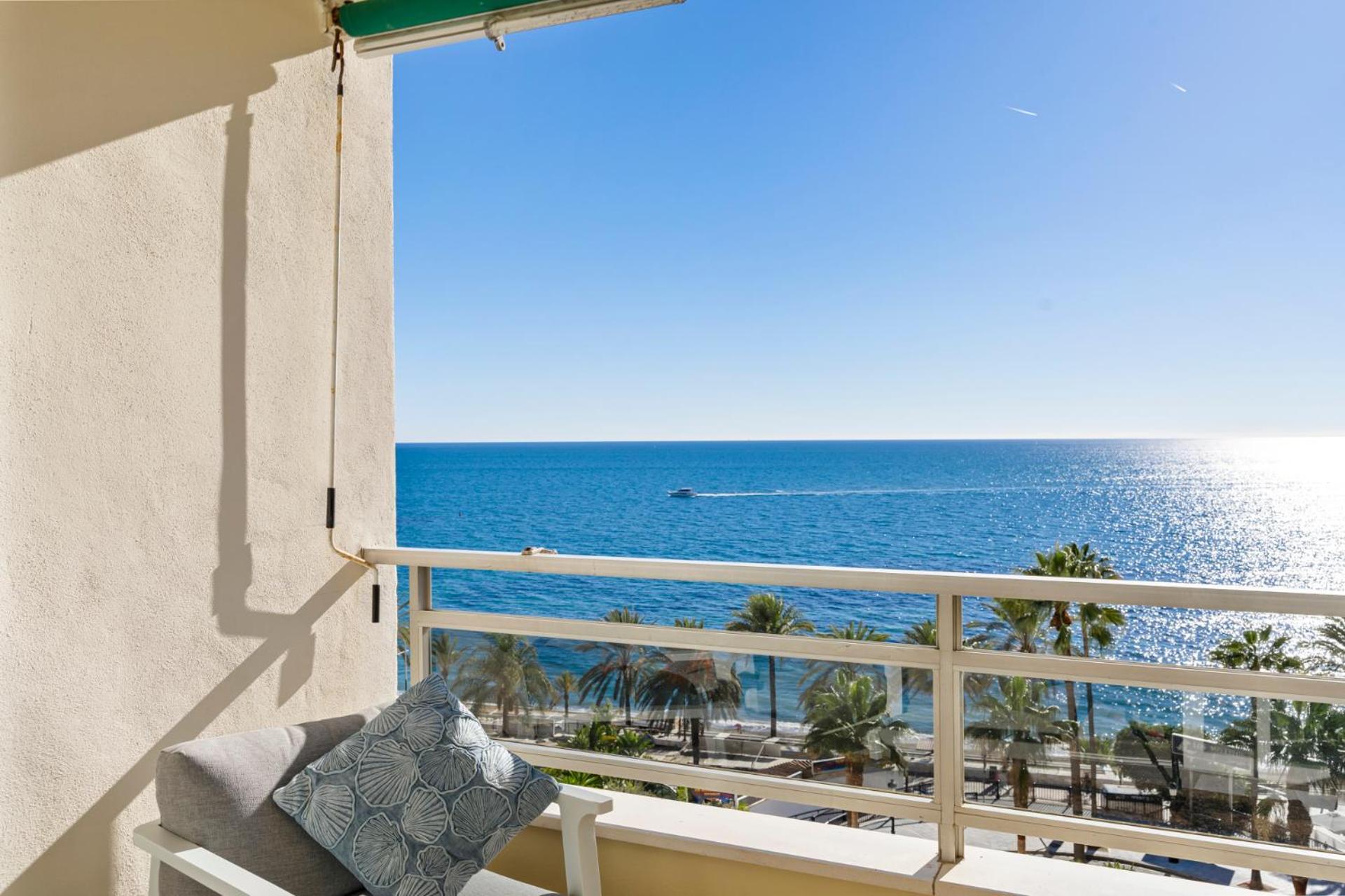 Front With Pool Marbella