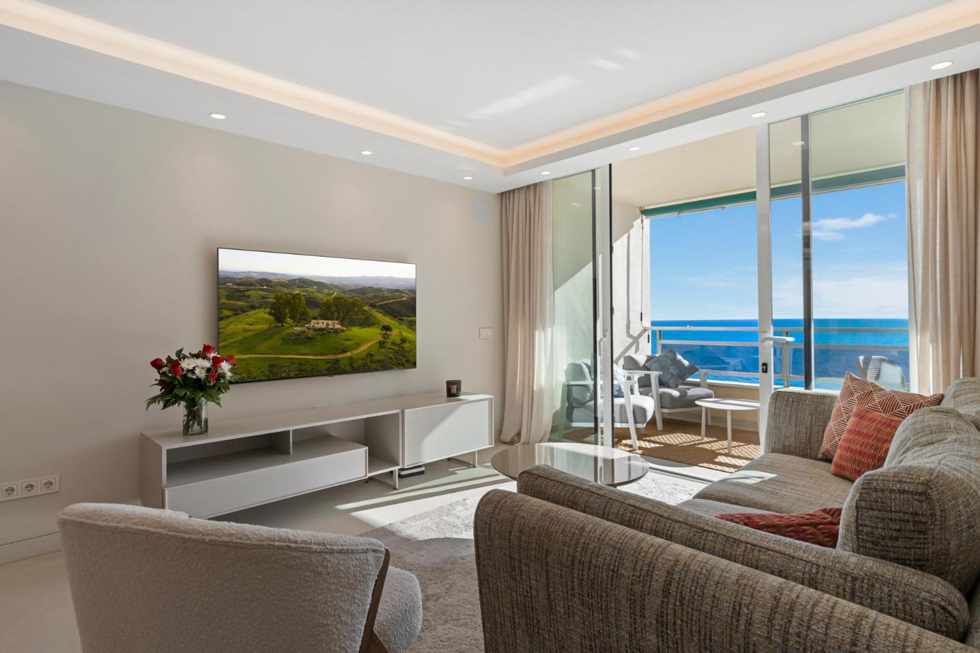 Front With Pool Marbella
