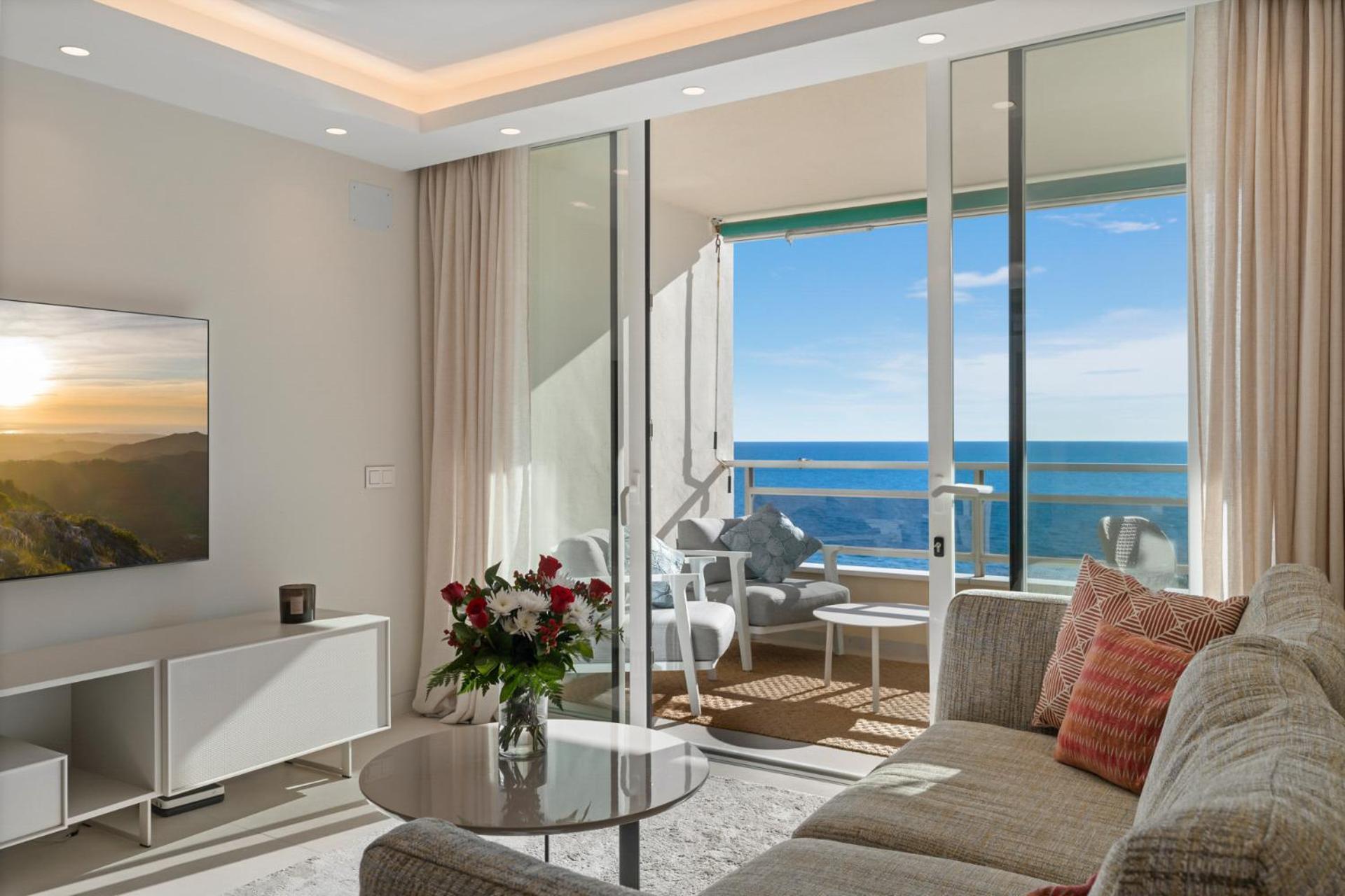 Front With Pool Marbella